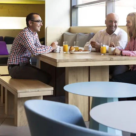 Paris Nord 18ème Hotel