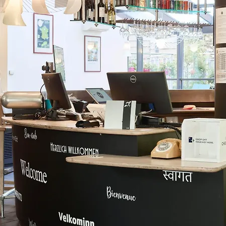 Paris Nord 18ème Hotel 4*