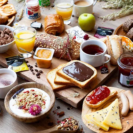 Paris Nord 18ème Hotel