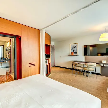 Paris Nord 18eme Hotel