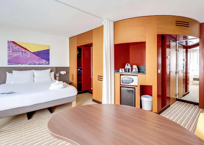 Hotel Paris Nord 18eme 4*