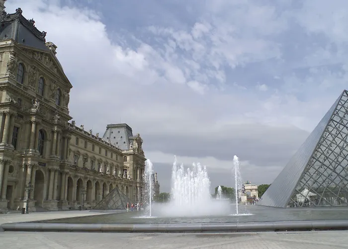 Hotel Paris Nord 18eme 4*