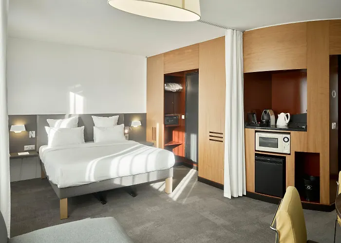 Hotel Paris Nord 18eme