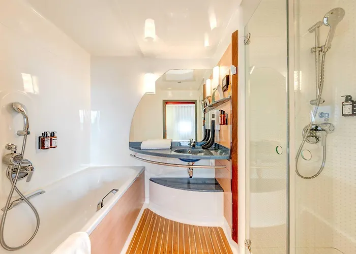 Paris Nord 18eme Saint-Denis (Seine-Saint-Denis)