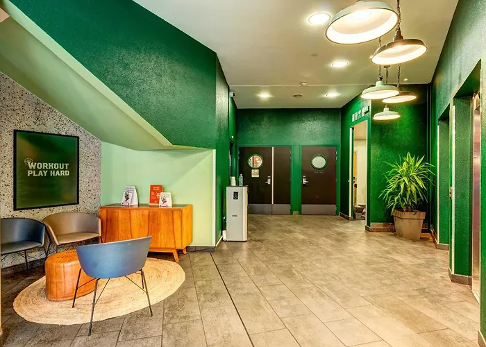 Hotel Paris Nord 18eme 4*