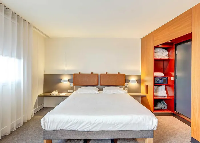 Paris Nord 18eme Saint-Denis (Seine-Saint-Denis)